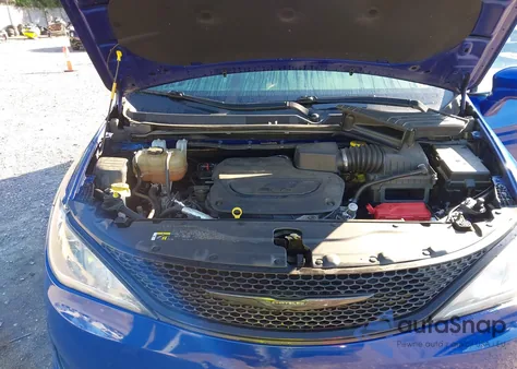 2019 Chrysler Pacifica Touring L z USA, uszkodzony, nr VIN 2C4RC1BG7KR746615